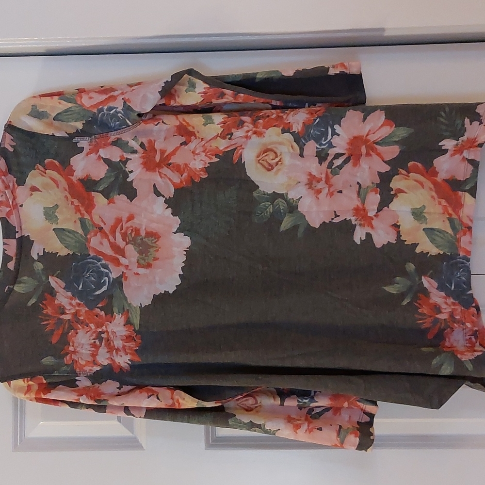 Philosophy Gray and Pink Floral Tunic Top L EUC - Picture 8 of 12
